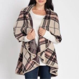 The Paper Store. One Size. Gray, Black, Red, Cream 🩶